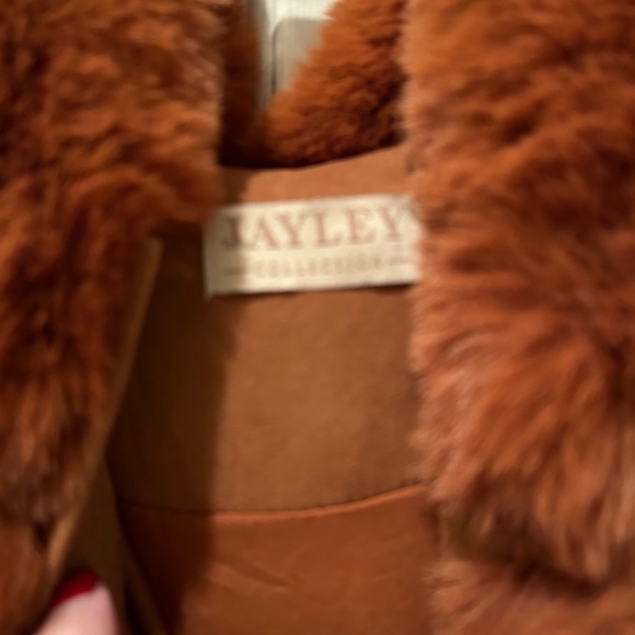 Jayley faux fur vest—One size fits most NWOT - Picture 3 of 3